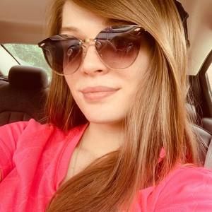 Meet your Posher, Whitney